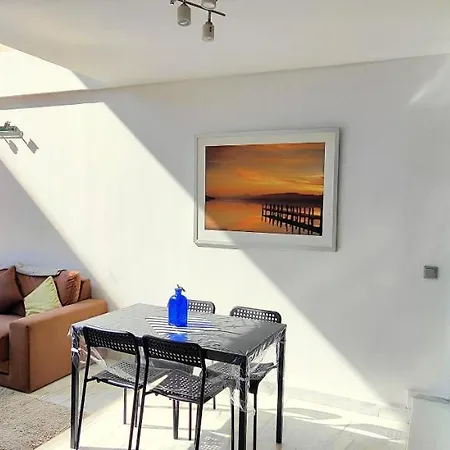 Gorgeous 2 Bedrooms Duplex In Natural Reserve park! Διαμέρισμα *