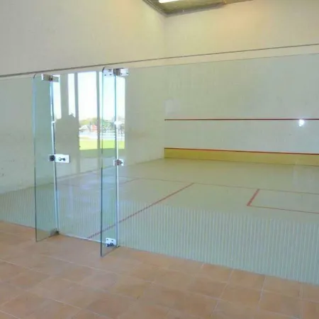Gorgeous 2 Bedrooms Duplex In Natural Reserve park! Διαμέρισμα